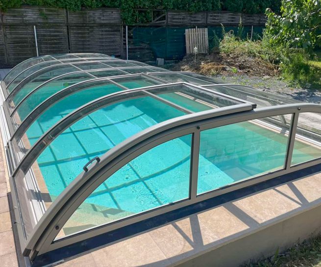 Thermo kétsínes modell kőszürke színben. Polikarbonát medencefedés - Sopron